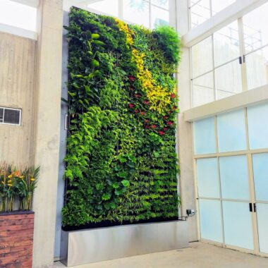 Florafelt-Pro-System-vertical-garden-at-San-Francisco-Zoo-880x980
