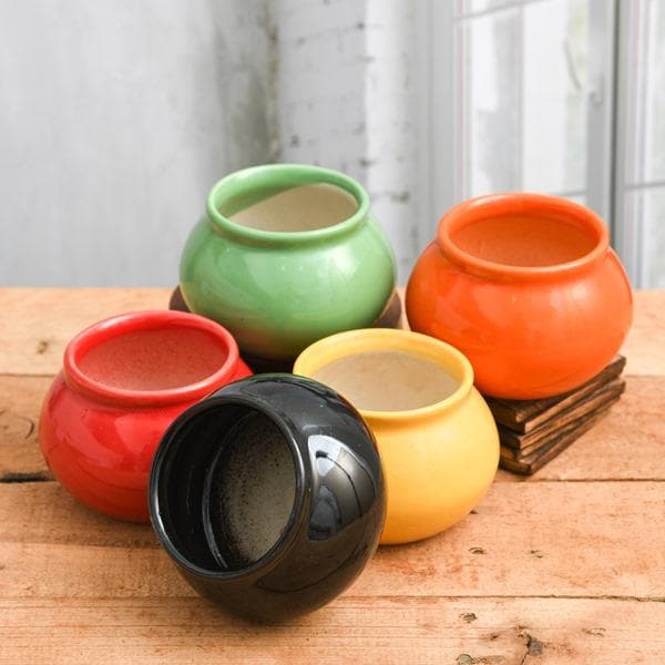 Ceramic pots